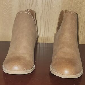 Universal Thread Brown Ankle Boots Size 8